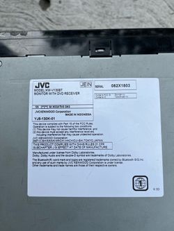 Estéreo de pantalla JVC calado