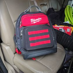 MILWAUKEE Milwaukee
15 in. Ultimate Jobsite Tool Backpack