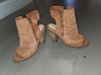 Gianni Bini Boots 5.5