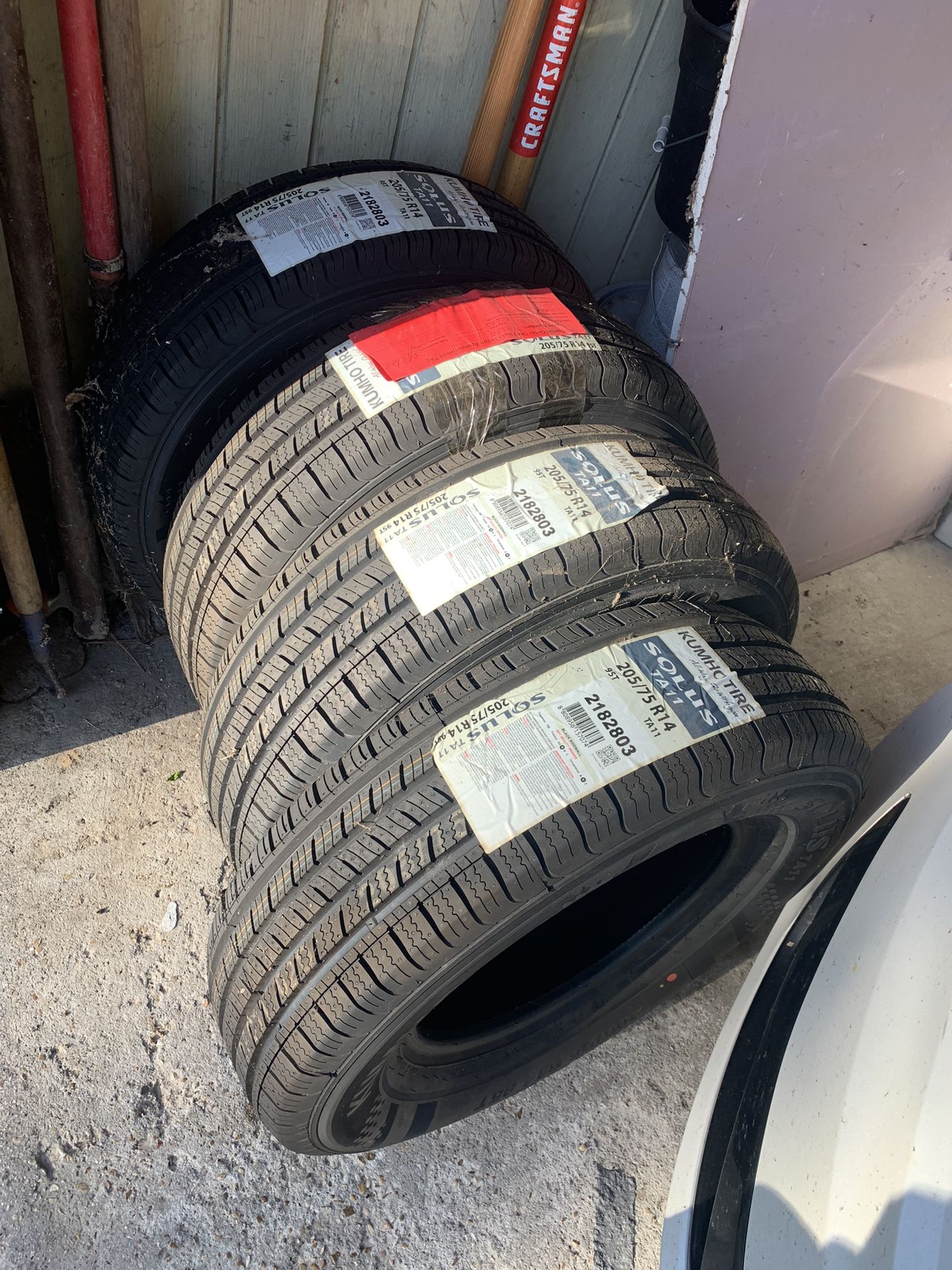 Brand New 205/75R14 Kuhmo Tires