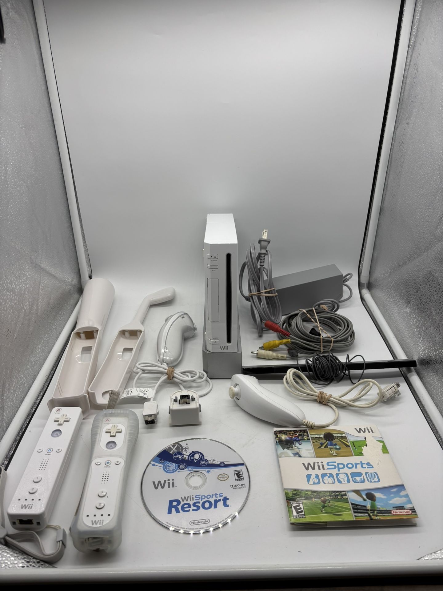 Nintendo Wii Console w/ Wii Sports Wii Sports Resort & Wii MotionPlus Bundle works