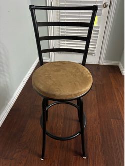 Swivel bar stool