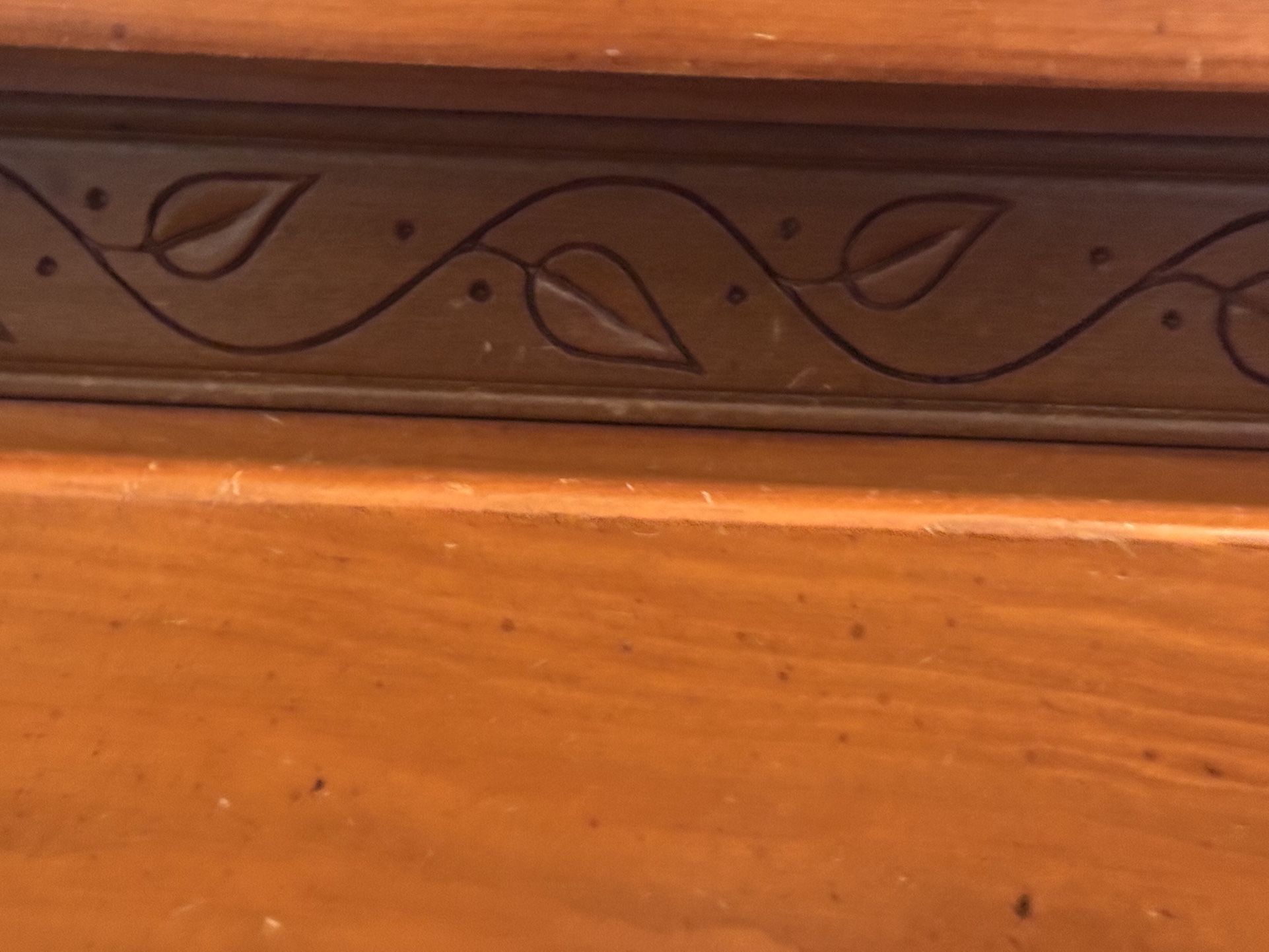 Maple Wood Queen Bedroom Set