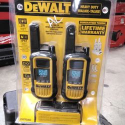 DEWALT Heavy-Duty Walkie-Talkie 2W