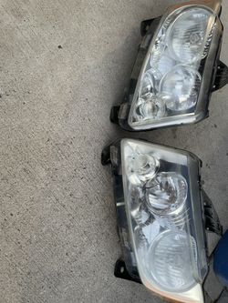 2008 Jeep Grand Cherokee Laredo Headlights 