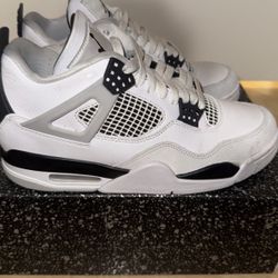 Air Jordan 4 Retro 'Military Black'  Authentic 