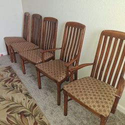 Dinning Table And 6 Chairs 
