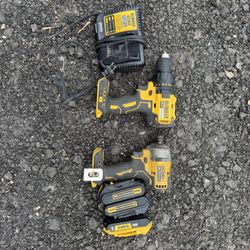 Dewalt 2 Drill And 3 Batteries And Charger 