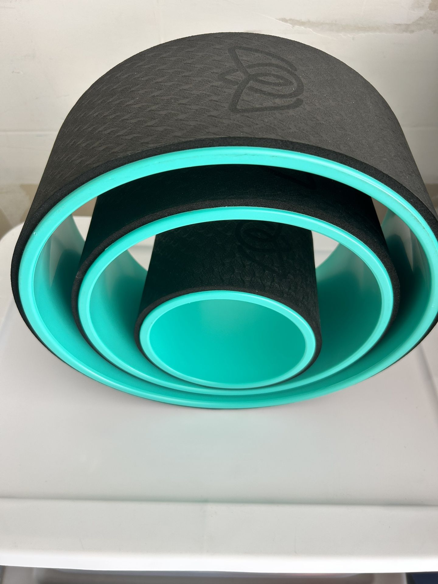 Like New Back Roller Wheel Set of 3