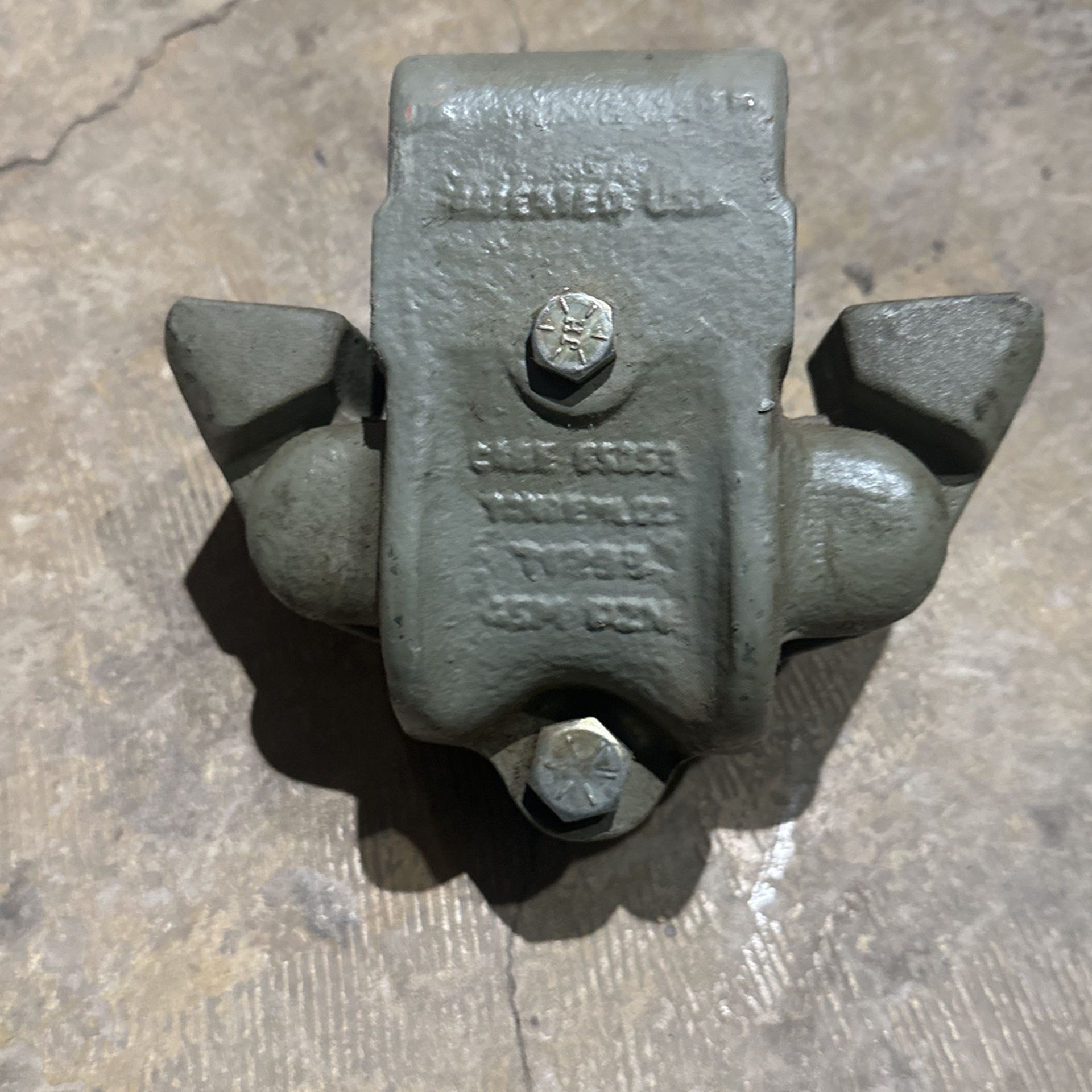 Shipping container connectors