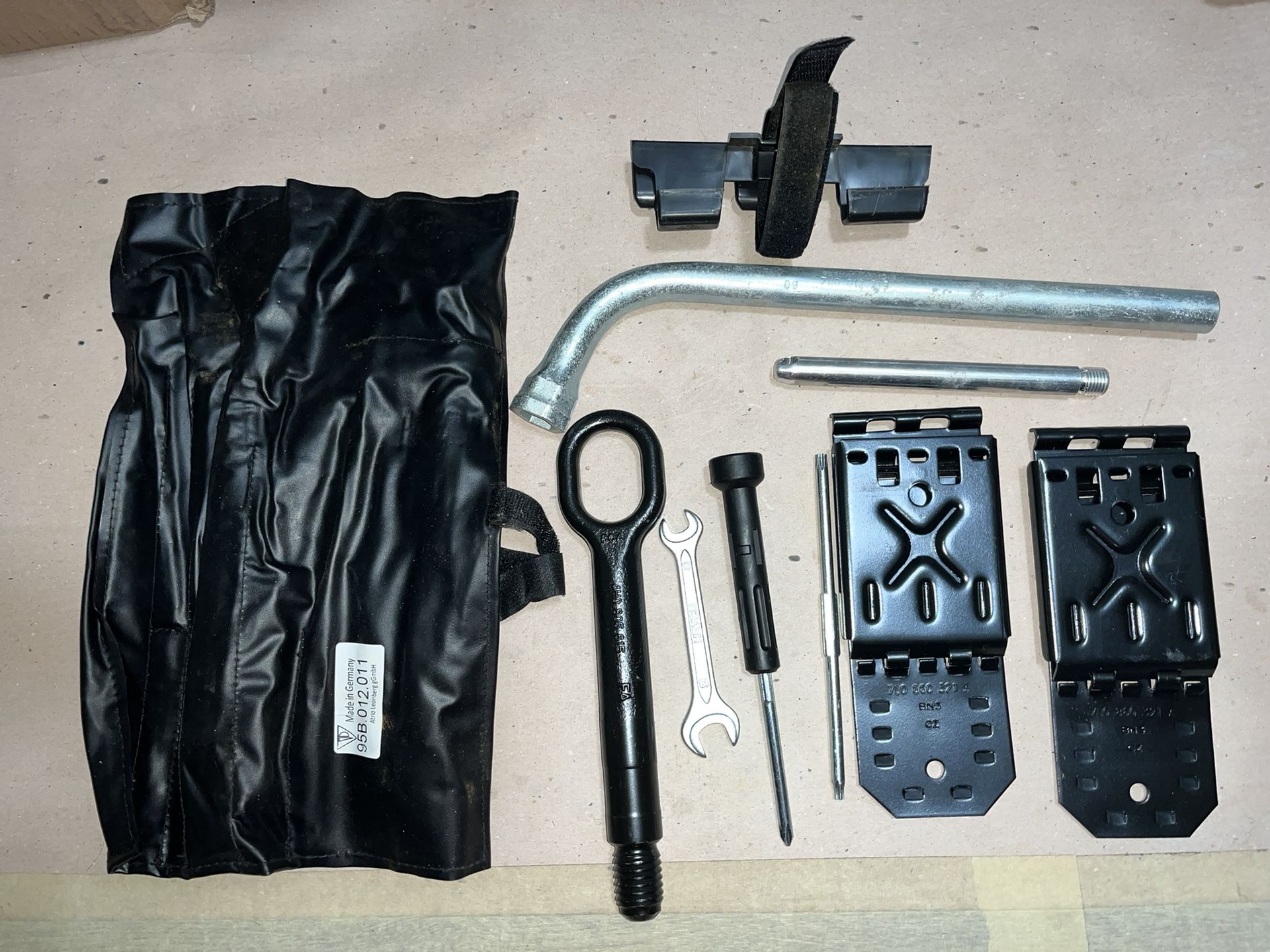 Porsche Macan OEM Jack toolkit 2015-2023