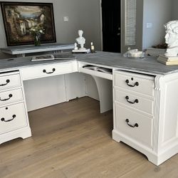 Beautiful White Corner L Reception Desk Like New