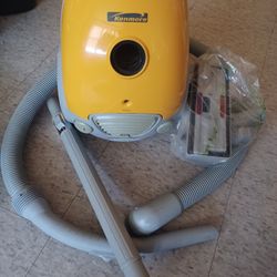 KENMORE VACCUN CLEANER LIKE NEW ONLY PICK UP 