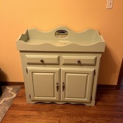 Changing Table / Dresser 