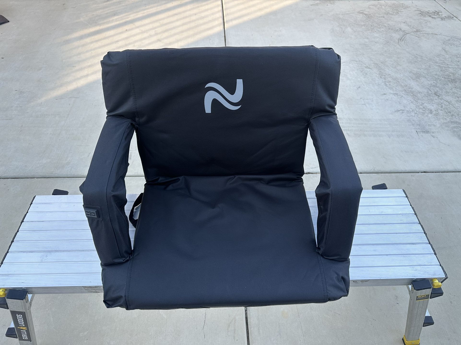 Heated Stadium Seat w/ Armrests & 10,000mAh Power Bank – Brand New In Box
