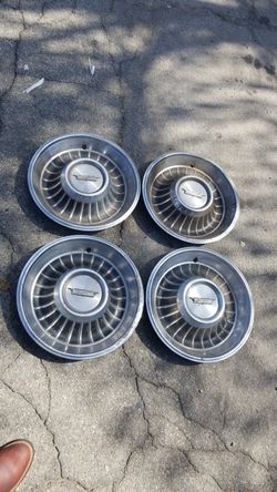 Cadillac hub caps