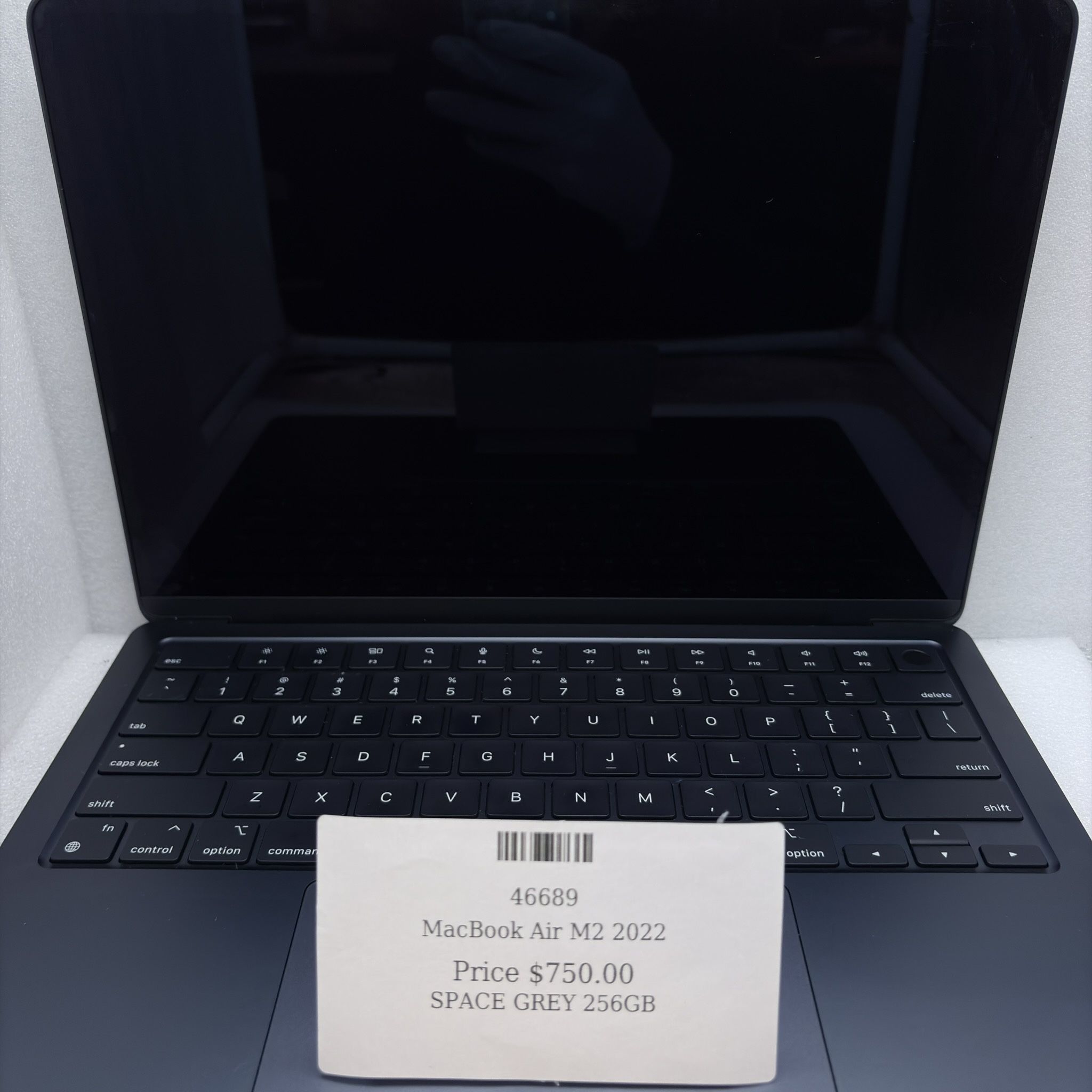 MacBook Air M2 2022 256Gb 8Gb Ram like new