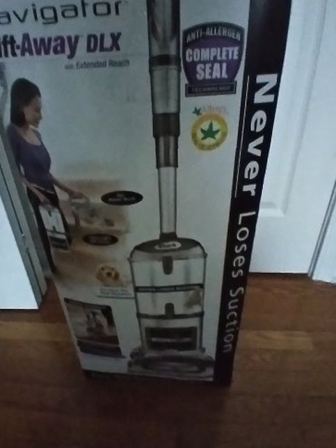 Shark Navigator Lift Away DLX Vacuum