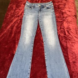 Women Low rise Boot Cut- American Eagle 000