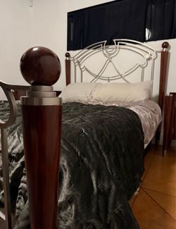 5pc Queen Bed Set - Delivery Available