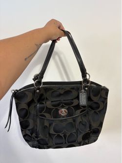 Vintage Signature C Coach shoulder bag