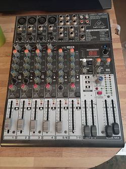 Behringer mixer