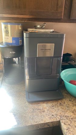 Free ice maker works when it wants