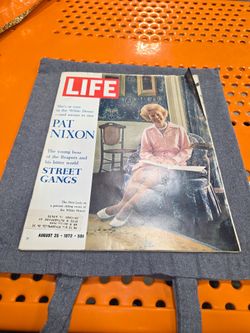 VTG Life Magazine August 25 1972 Pat Nixon White House Front Cover VTG Original
