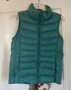 Ultra Light Down Vest UNIQLO Size S. $10 Cash only 