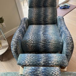 Very Beautiful Recliner Chair 