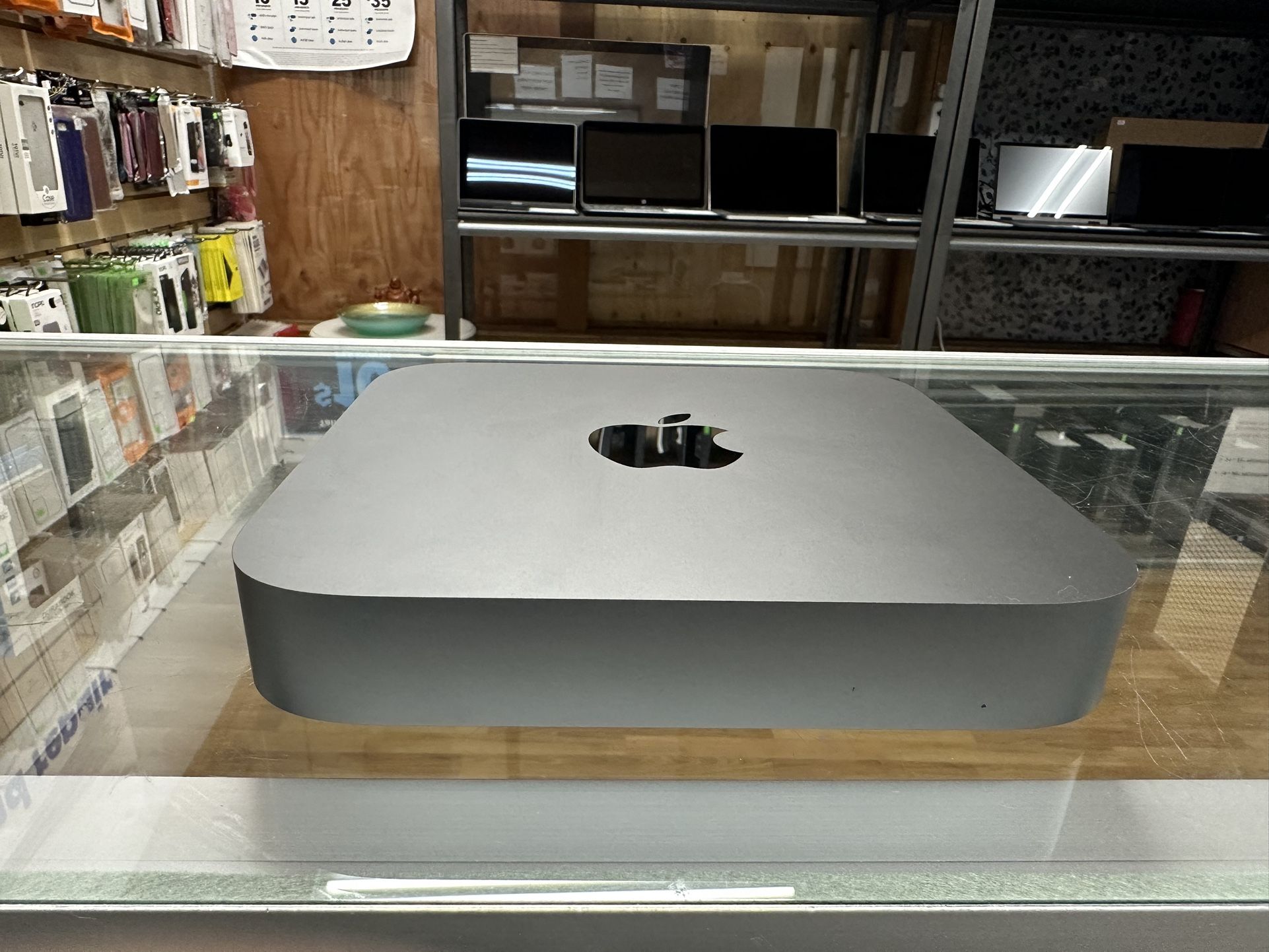 Mac mini 2018 desktop computer core i7 8GB RAM 512GB SSD