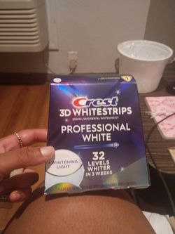 3D Whitening Strips plus Light