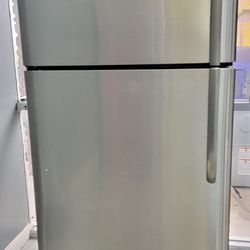 Frigidaire Stainless Refrigerator Top Freezer With Warranty Delivery Available Fee Depend on Address 🏠 🚚 🛻