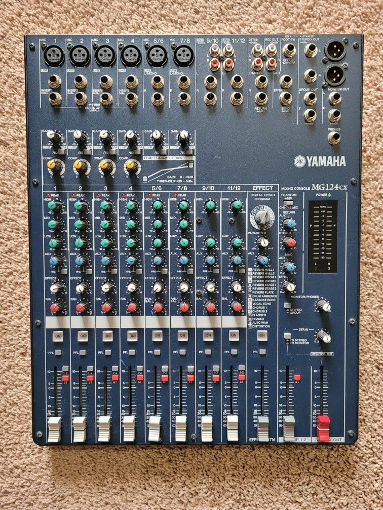 Yamaha MG124CX - 12 Channel Mixer With Effects