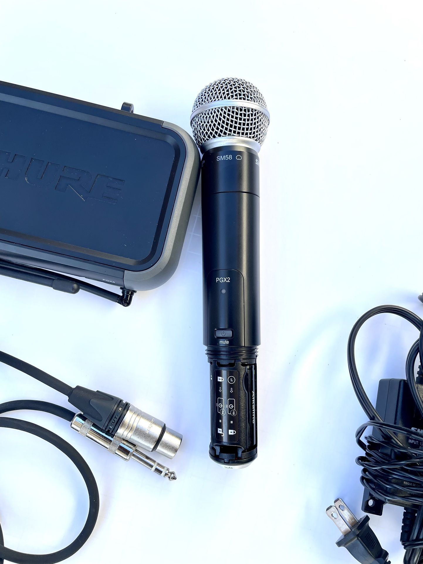 Shure pg58 handheld mic and pg4 wireless receiver for sale in los