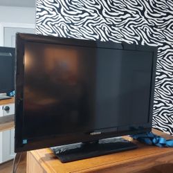 32 Inch Toshiba TV