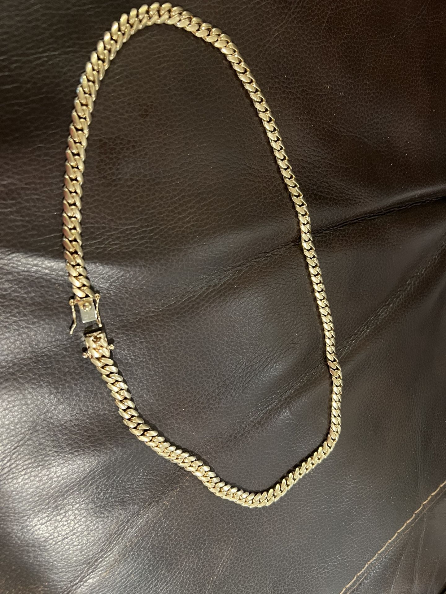 10k Gold Cuban Chain 136g $6700