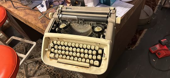 Typewriter 
