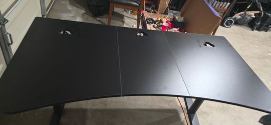 Gaming desk