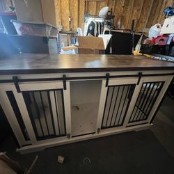 DOG KENNEL / TV STAND