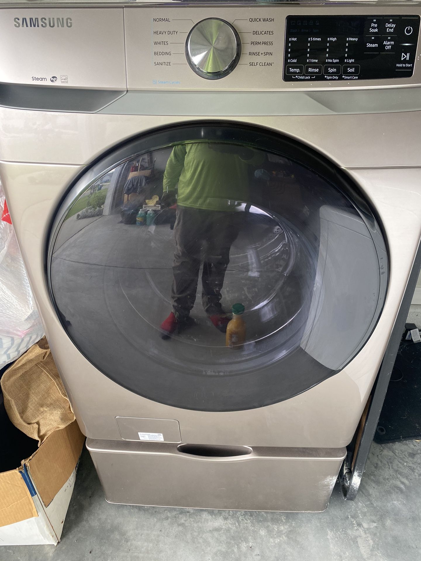 Front Loading Washer & Dryer. 