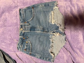 Blue high wasted Levi’s  shorts
