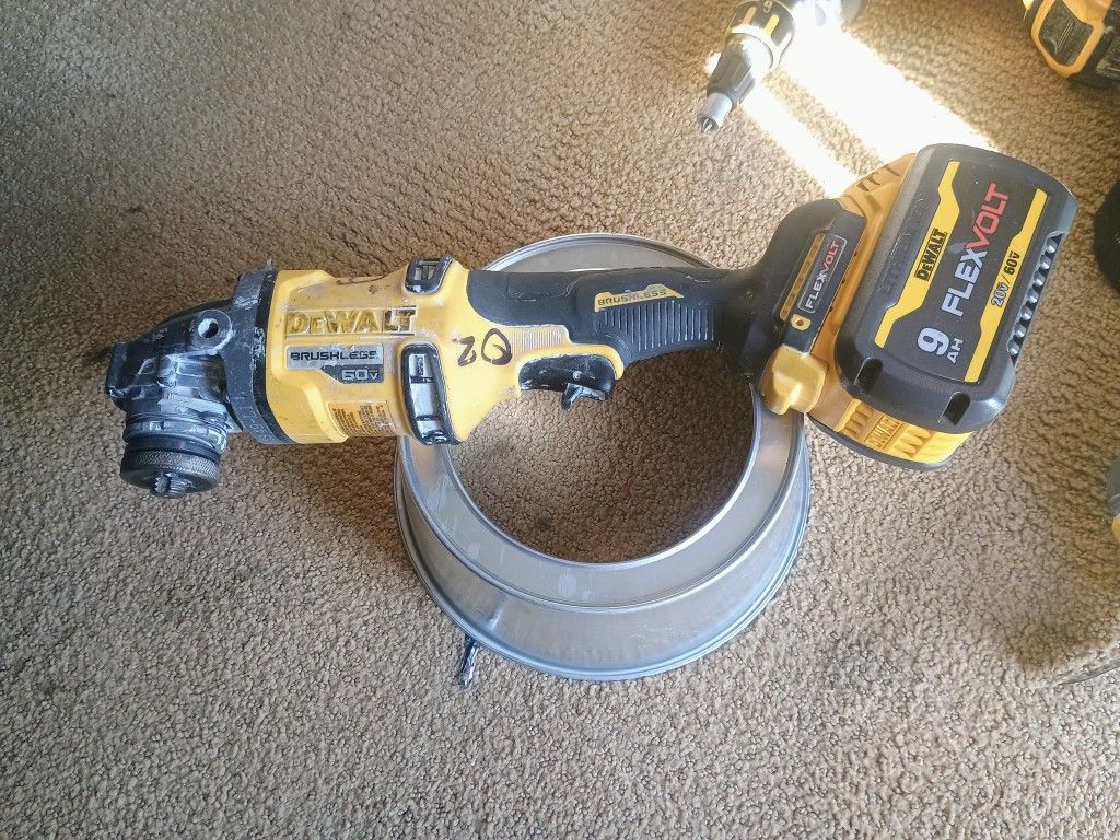 DeWalt DCG418 Grinder