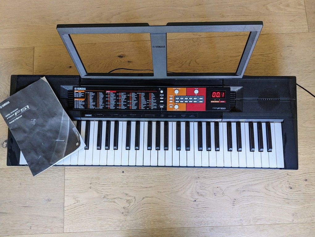 yamaha keyboard blue