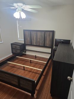 Queen Bedroom Set