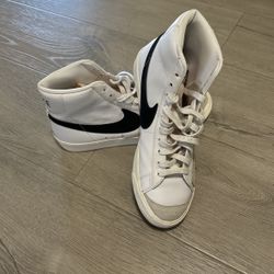 Nike Blazer Mid 77 