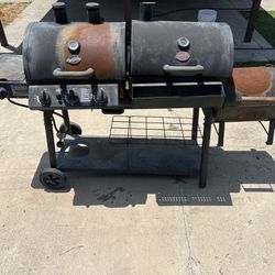 CHARGRILLER GRILL & SMOKER 