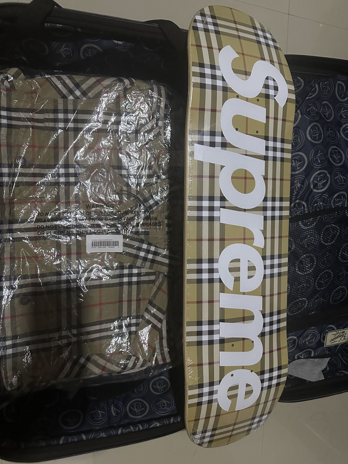 Supreme Burberry SS22 XL