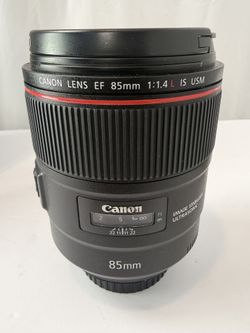 85mm Canon EF Lens f/1.4 Prime MINT CONDITION 