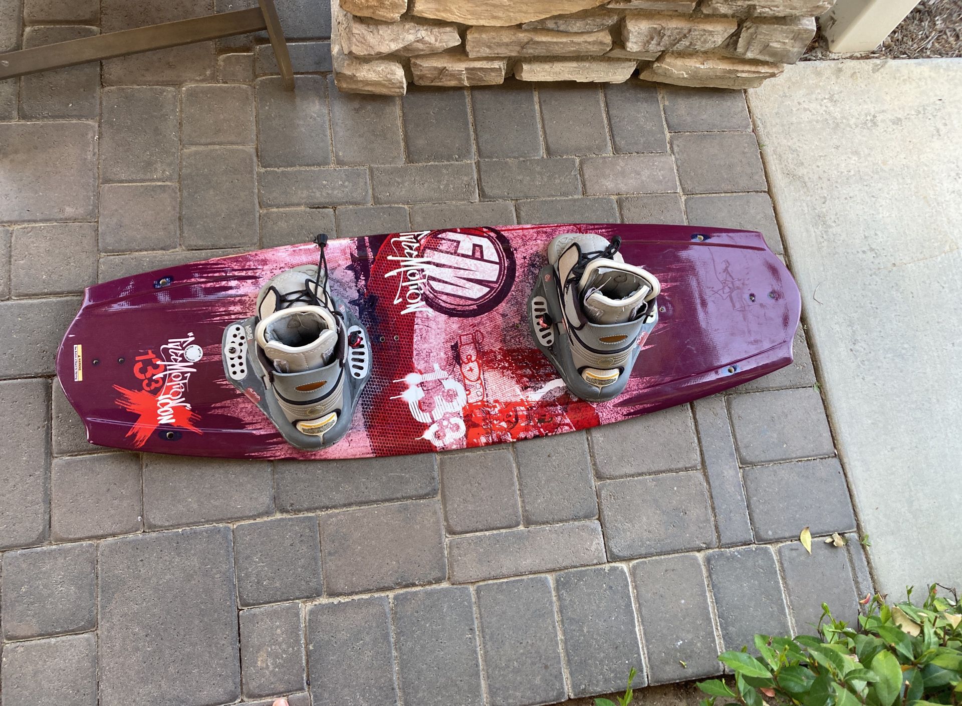 Free Motion Icon Size 133 Wakeboard NO SKEGS